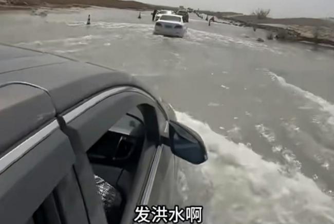 或现“极端洪水” 中国沙漠地带提前进入汛期 或现“极端洪水” 中国沙漠地带提前进入汛期