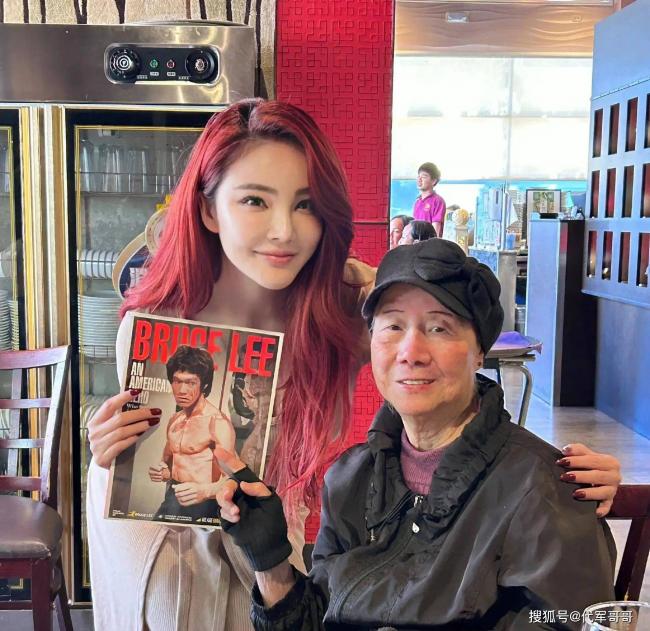 李小龙胞姐李秋源离世 李香凝晒照悼念姑妈 李小龙胞姐李秋源离世 李香凝晒照悼念姑妈