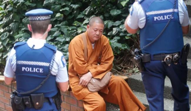 “太丢华人的脸了”,街头这群人越来越猖狂 “太丢华人的脸了”,街头这群人越来越猖狂