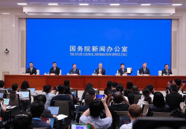 中国发布《全球治理白皮书》 王毅:欢迎来雄安… 中国发布《全球治理白皮书》 王毅:欢迎来雄安…