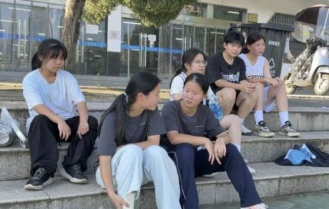双胞胎姐妹高考得分相同 或与清华北大擦肩而过 双胞胎姐妹高考得分相同 或与清华北大擦肩而过