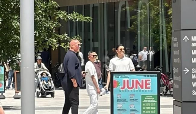 马云低调现身哈佛、MIT校园 被赞:有点小帅 马云低调现身哈佛、MIT校园 被赞:有点小帅