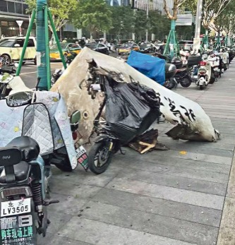 撞“中国尊” 飞机被多次呼叫 然后军机赴现场 撞“中国尊” 飞机被多次呼叫 然后军机赴现场