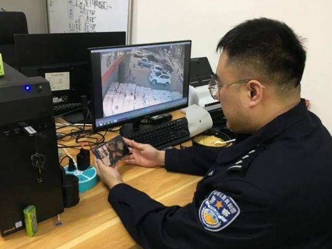 绝不姑息:印度男签证过期 被浦东机场逮个正着 绝不姑息:印度男签证过期 被浦东机场逮个正着