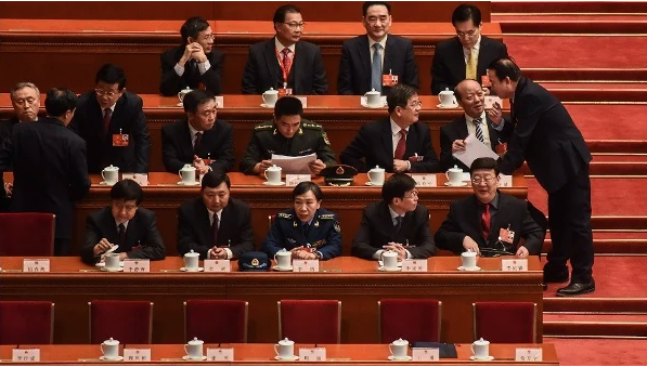 胡锦涛大秘高调现身 他奉命架空蔡奇 胡锦涛大秘高调现身 他奉命架空蔡奇
