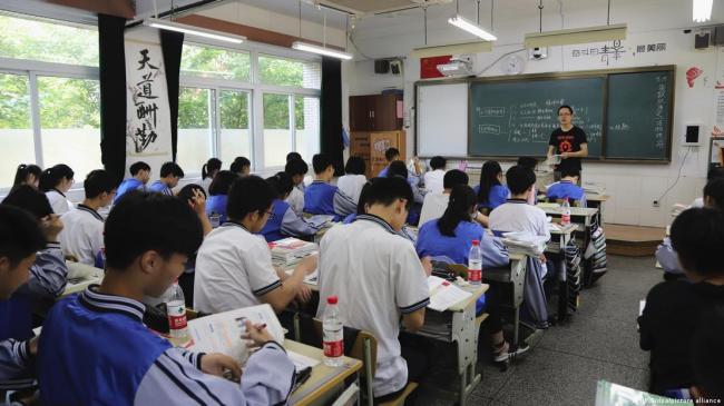 “反复地,如同月经” 政治抑郁在中国蔓延 “反复地,如同月经” 政治抑郁在中国蔓延