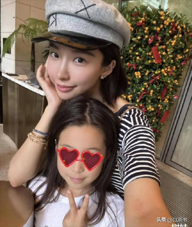 他们早已离婚:一个独自养娃,一个向名媛求婚 他们早已离婚:一个独自养娃,一个向名媛求婚