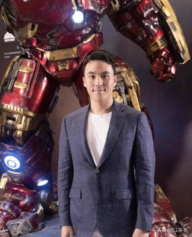 他们早已离婚:一个独自养娃,一个向名媛求婚 他们早已离婚:一个独自养娃,一个向名媛求婚