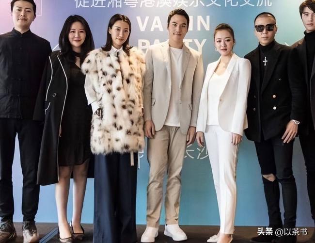 他们早已离婚:一个独自养娃,一个向名媛求婚 他们早已离婚:一个独自养娃,一个向名媛求婚