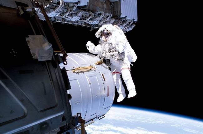 宇航员从太空看地球为啥会那么害怕 宇航员从太空看地球为啥会那么害怕