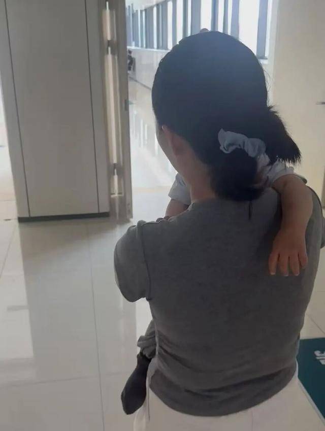 湖北男被从12楼家中吸走!整栋楼都被掏空 湖北男被从12楼家中吸走!整栋楼都被掏空