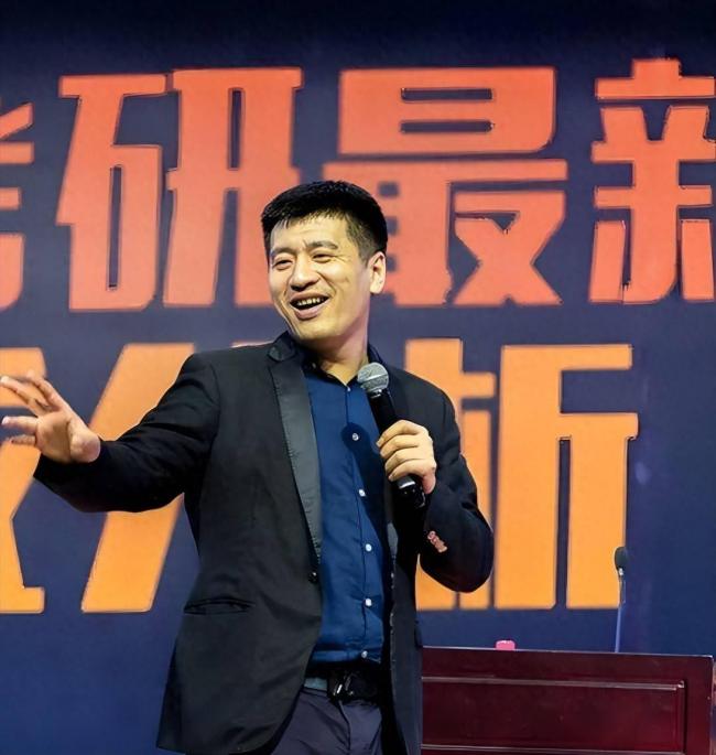 还能撑几年?张雪峰走了,峰学蔚来现状被曝 还能撑几年?张雪峰走了,峰学蔚来现状被曝