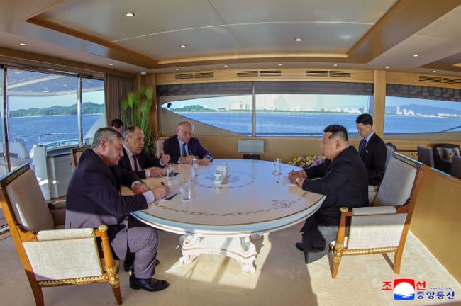 卫星图曝:金正恩正翻修最少9处豪宅 卫星图曝:金正恩正翻修最少9处豪宅
