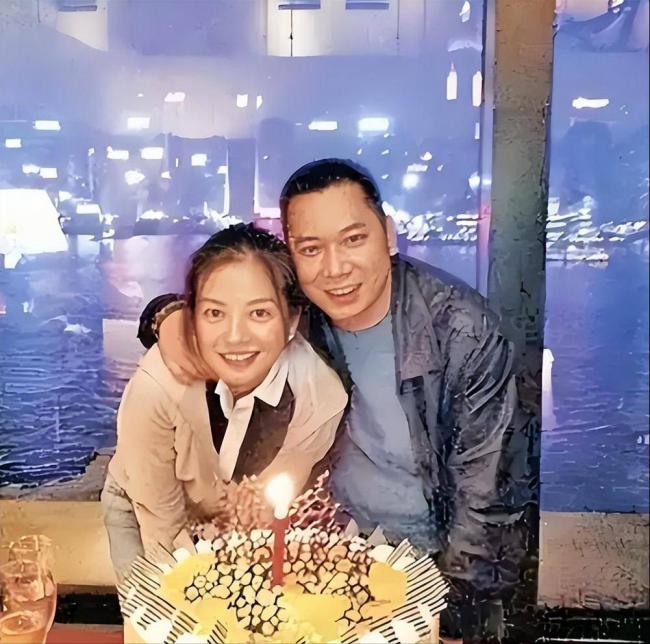 黄有龙:与赵薇结婚当生意 离异后两人仍联系 黄有龙:与赵薇结婚当生意 离异后两人仍联系