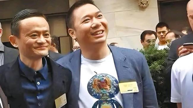 黄有龙:与赵薇结婚当生意 离异后两人仍联系 黄有龙:与赵薇结婚当生意 离异后两人仍联系