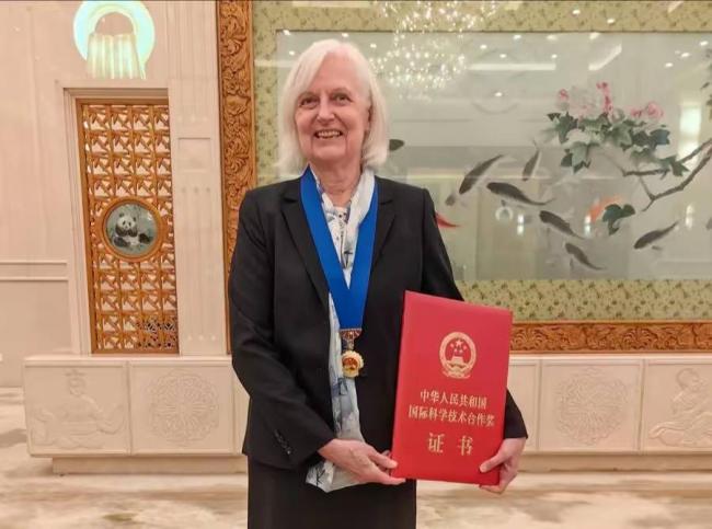 没想到!中国光刻胶的“大佬”是位美国老太太 没想到!中国光刻胶的“大佬”是位美国老太太
