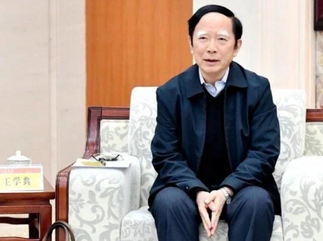 自曝门生发论文一路绿灯 意外掀起滔天巨浪 自曝门生发论文一路绿灯 意外掀起滔天巨浪
