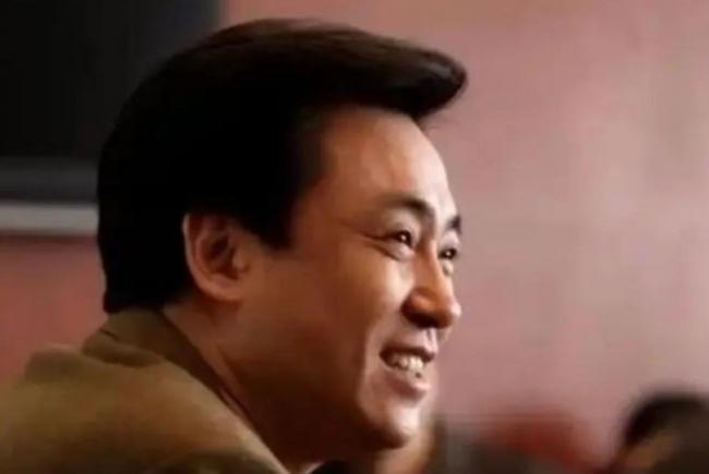 被许家印坑得最惨的4个大佬 曾经都是好朋友 被许家印坑得最惨的4个大佬 曾经都是好朋友