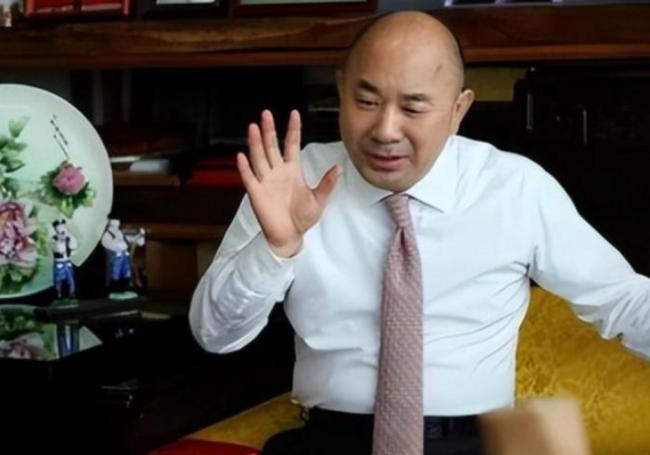 被许家印坑得最惨的4个大佬 曾经都是好朋友 被许家印坑得最惨的4个大佬 曾经都是好朋友