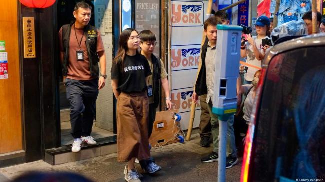 《唯红花绽放》爆红,再次拷问“中国人” 《唯红花绽放》爆红,再次拷问“中国人”
