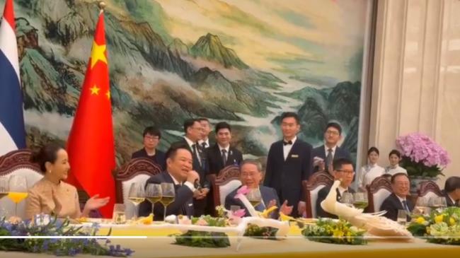 泰国总理北京献唱邓丽君经典歌曲 泰国总理北京献唱邓丽君经典歌曲