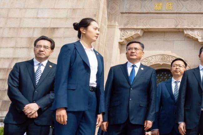 中南海女特警夺射击冠军 被赞惊为天人 中南海女特警夺射击冠军 被赞惊为天人