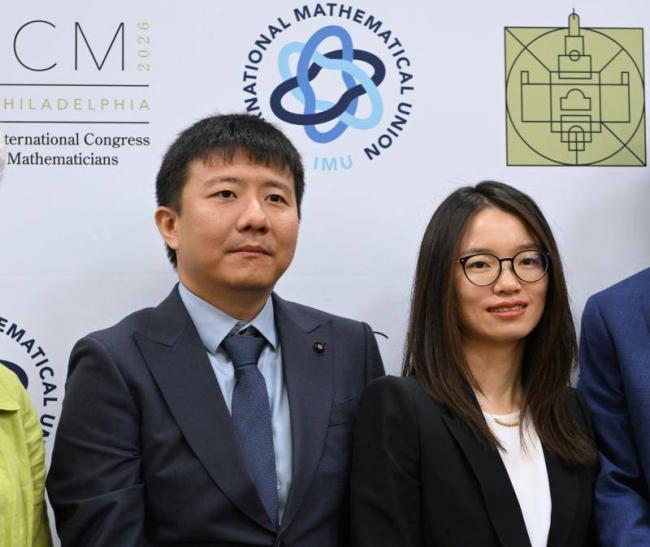 原来他是王虹父亲,为女儿放弃政府的工作 原来他是王虹父亲,为女儿放弃政府的工作