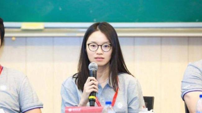 原来他是王虹父亲,为女儿放弃政府的工作 原来他是王虹父亲,为女儿放弃政府的工作