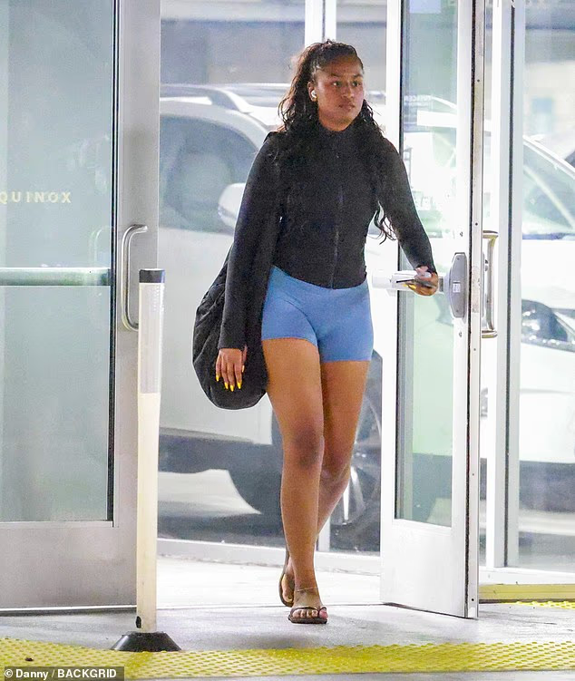 奥巴马25岁小女儿亮相,着装引争议 奥巴马25岁小女儿亮相,着装引争议