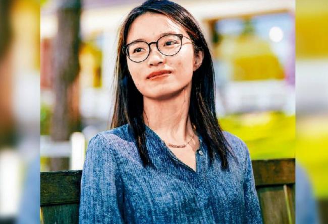王虹掀“智性穿搭”热潮 卡地亚同款首饰售罄 王虹掀“智性穿搭”热潮 卡地亚同款首饰售罄