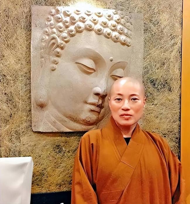 “风流尼姑”释智定:贪财好色与两个和尚结婚 “风流尼姑”释智定:贪财好色与两个和尚结婚