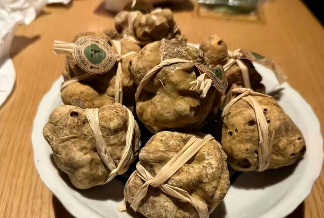 一片火腿卖1000块...全球最顶级的三大食材 一片火腿卖1000块...全球最顶级的三大食材