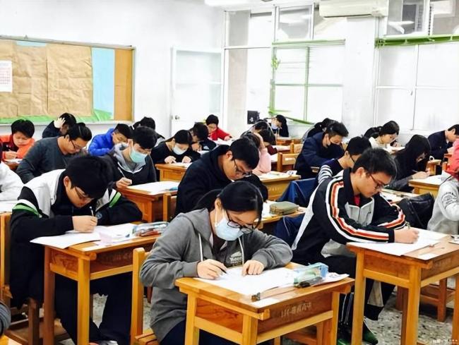 时代变了 今年中国高考录取太反常 时代变了 今年中国高考录取太反常