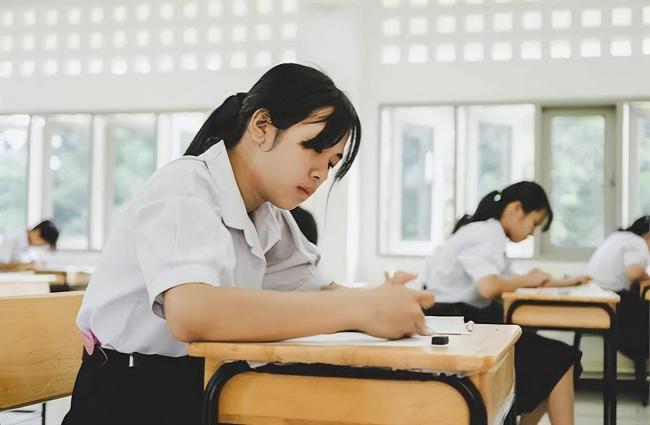 时代变了 今年中国高考录取太反常 时代变了 今年中国高考录取太反常