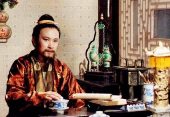 荣国府上千人口,贾政五品小官为什么养得起 荣国府上千人口,贾政五品小官为什么养得起