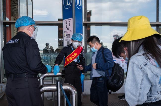 锁国新法“非针对普通人” 前中国刑警轰:蠢货 锁国新法“非针对普通人” 前中国刑警轰:蠢货