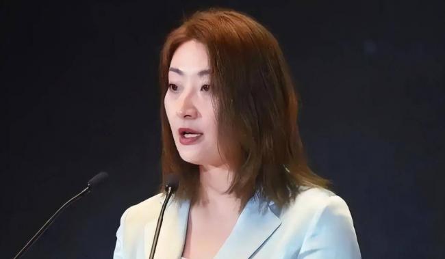 宗馥莉遭已故父亲算计,去世2年还狠摆了一道 宗馥莉遭已故父亲算计,去世2年还狠摆了一道