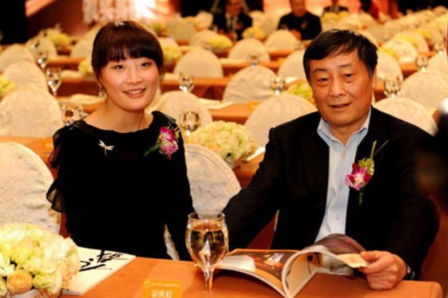 宗馥莉遭已故父亲算计,去世2年还狠摆了一道 宗馥莉遭已故父亲算计,去世2年还狠摆了一道