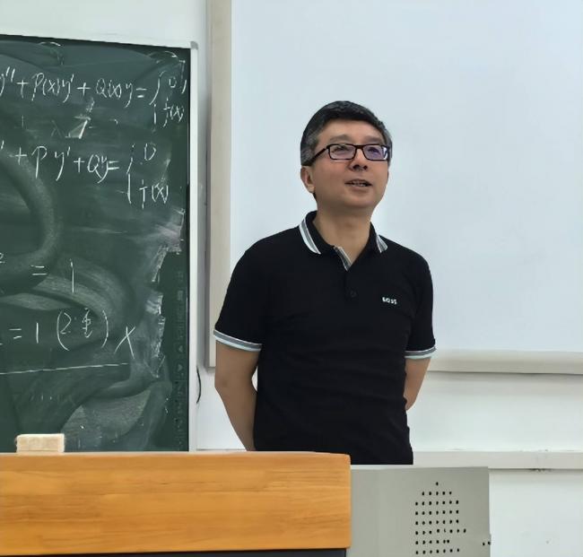 “不想干了”!南京大学数院院长辞职信爆火 “不想干了”!南京大学数院院长辞职信爆火