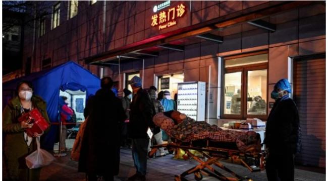 发烧咳嗽的人越来越多 中国新冠疫情形势严峻 发烧咳嗽的人越来越多 中国新冠疫情形势严峻