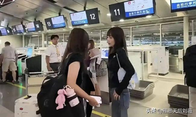 李小璐高调送女儿去美读夏校,爬藤神器还灵吗 李小璐高调送女儿去美读夏校,爬藤神器还灵吗