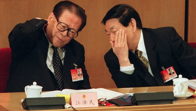 惊心动魄 朱镕基曾与江泽民公开恶斗 惊心动魄 朱镕基曾与江泽民公开恶斗