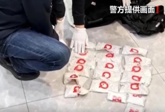 深圳特大白银走私案 以“蚂蚁搬家”方式偷运 深圳特大白银走私案 以“蚂蚁搬家”方式偷运