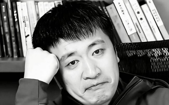 前有张雪峰,后有姜小柔:人是要“避谶”的 前有张雪峰,后有姜小柔:人是要“避谶”的