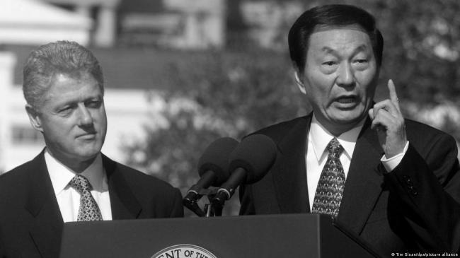 朱镕基对克林顿说的话...今天的小粉红会愤怒 朱镕基对克林顿说的话...今天的小粉红会愤怒