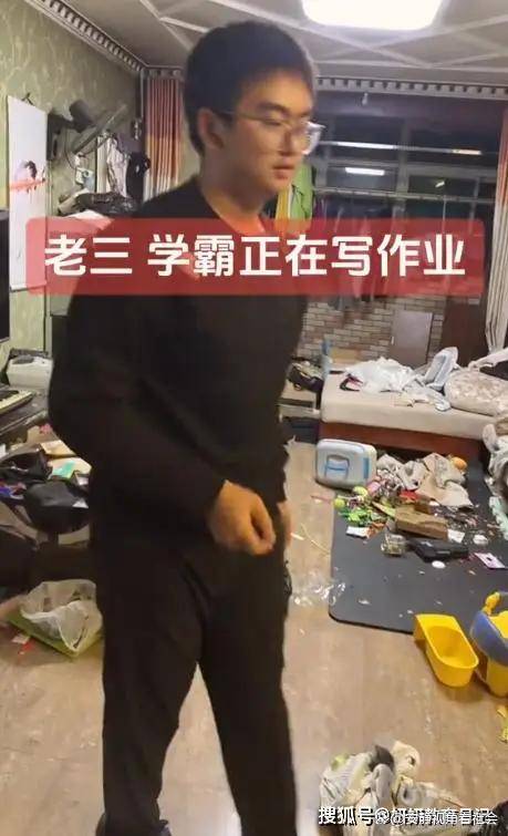老鼠进去都得开导航 家长晒学霸娃 却被全网嘲讽 老鼠进去都得开导航 家长晒学霸娃 却被全网嘲讽
