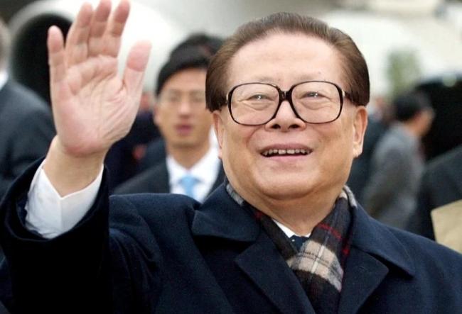 人民日报全版缅怀江泽民 不忘强调要忠于… 人民日报全版缅怀江泽民 不忘强调要忠于…