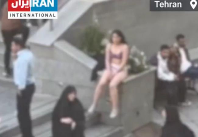 伊朗女学生“脱剩内衣裤”抗议 沉痛代价曝光 伊朗女学生“脱剩内衣裤”抗议 沉痛代价曝光