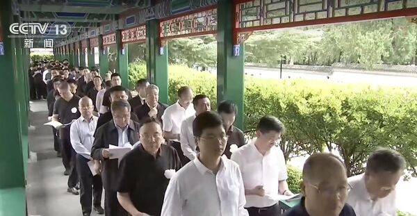 朱镕基出殡,“朱家儿女罕见曝光” 朱镕基出殡,“朱家儿女罕见曝光”