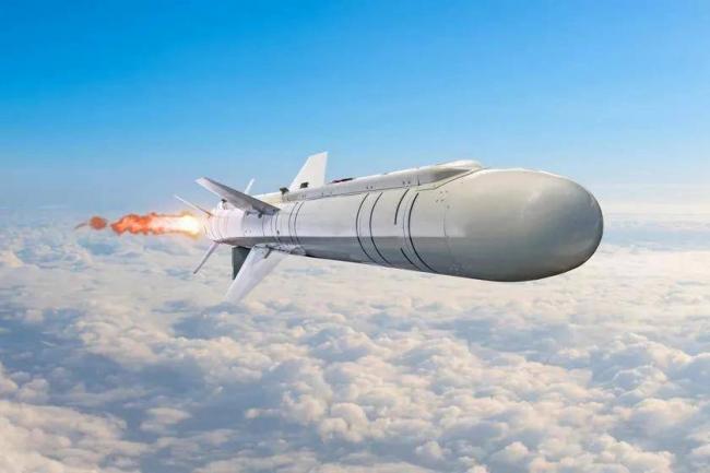 1000公里之外一声巨响!乌军痛击俄“太空心脏” 1000公里之外一声巨响!乌军痛击俄“太空心脏”
